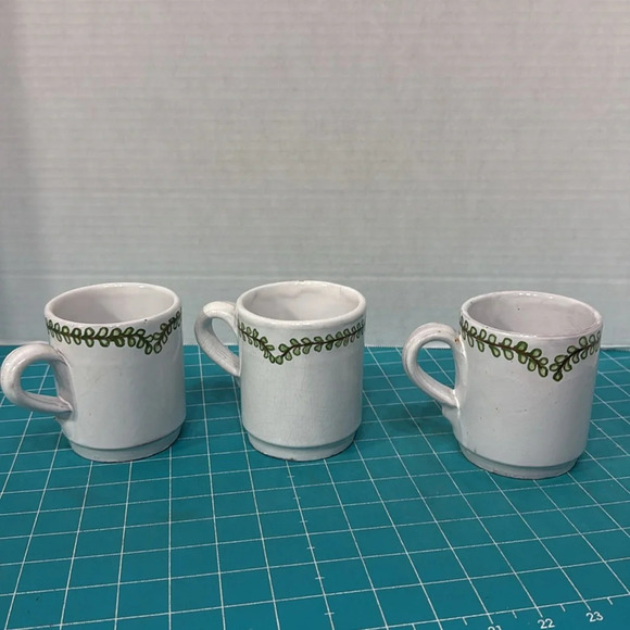 Vintage MM Portugal Hand-Painted Folk Art Kitty Cat/Tiger 3 Cup Set - Picture 6 of 9